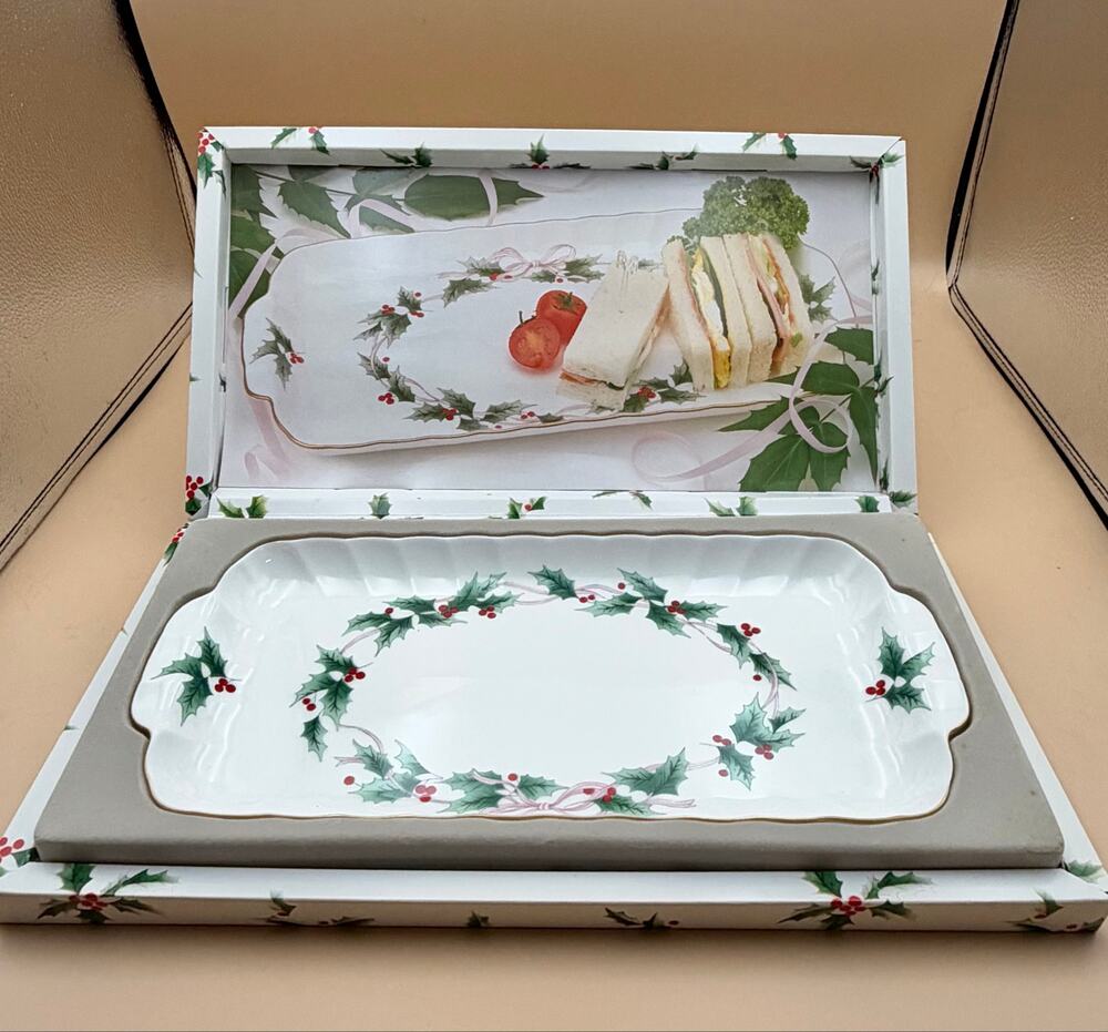 Mikasa Ribbon Holly FX017 Bone China Sandwich Tray Japan Original Box